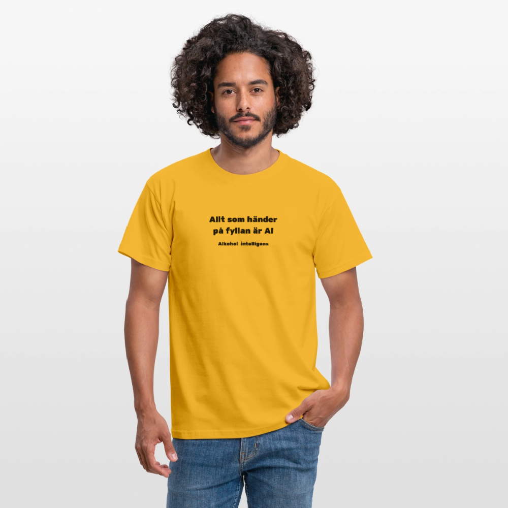 Allt som händer på fyllan är AI (Alkohol intelligens) T-shirt herr - gul